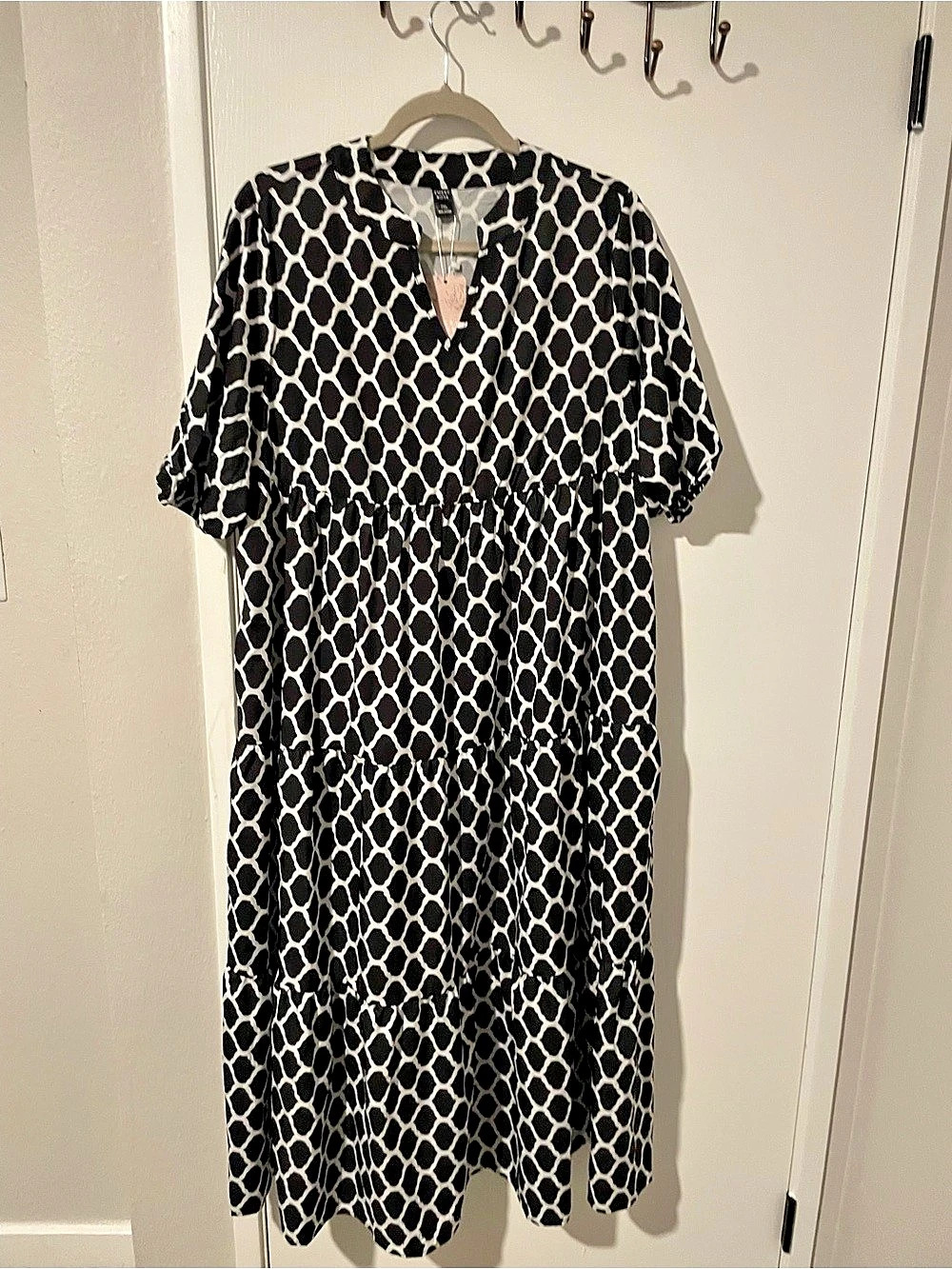 Emery Rose NWT Plus Size Geometric Print Dress